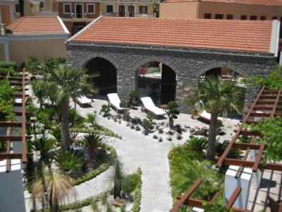 ΞΕΝΟΔΟΧΕΙΟ ΣΥΜΗ - IAPETOS VILLAGE