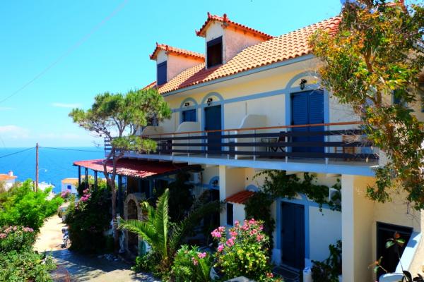 ΠΑΝΣΙΟΝ  ΓΑΛΗΝΗ - ΕΝΟΙΚΙΑΖΟΜΕΝΑ ΔΩΜΑΤΙΑ ΙΚΑΡΙΑ